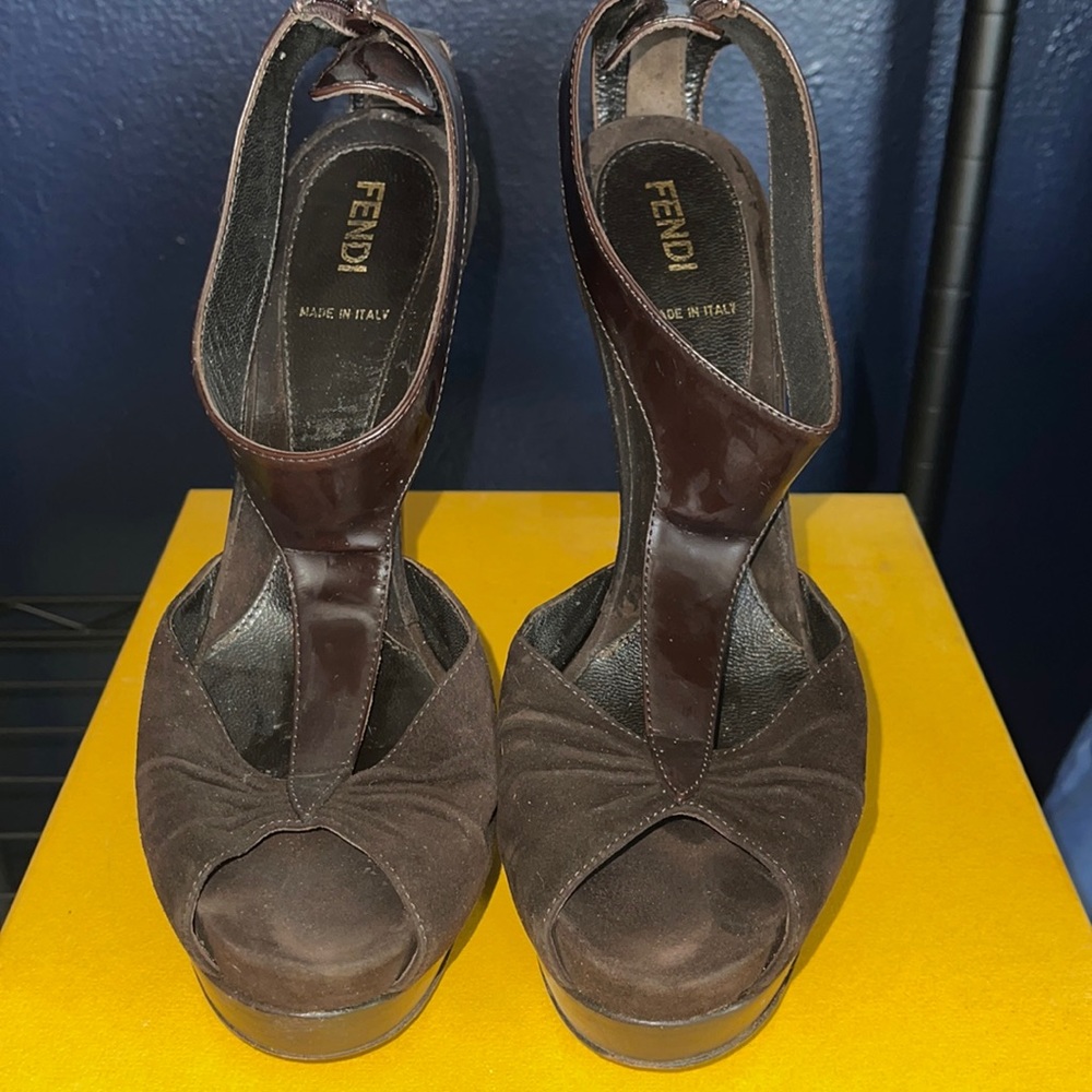 Fendi chocolate brown suede heels. Great condition. Authentic. Size 37.